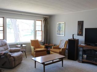 1438 Lakeview Ln, Menasha, WI 54952