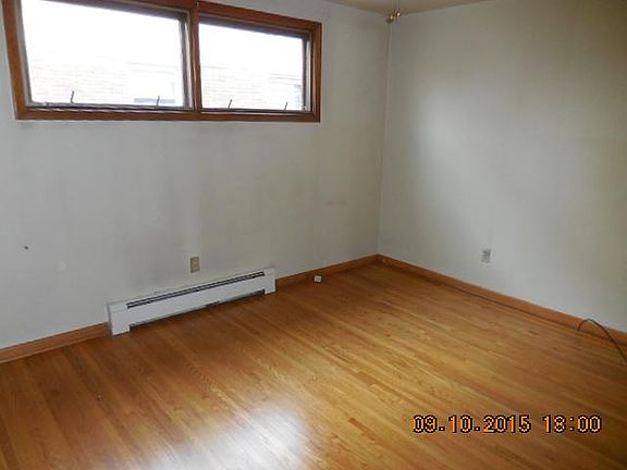 5th image of 321 Joseph Dr