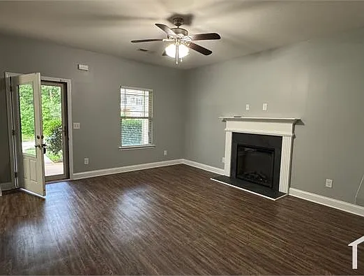 648 Stevens Pl — Photo 2