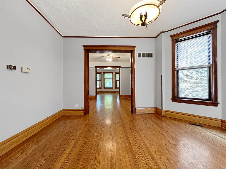 3726 N Lakewood Ave #1F — Photo 9
