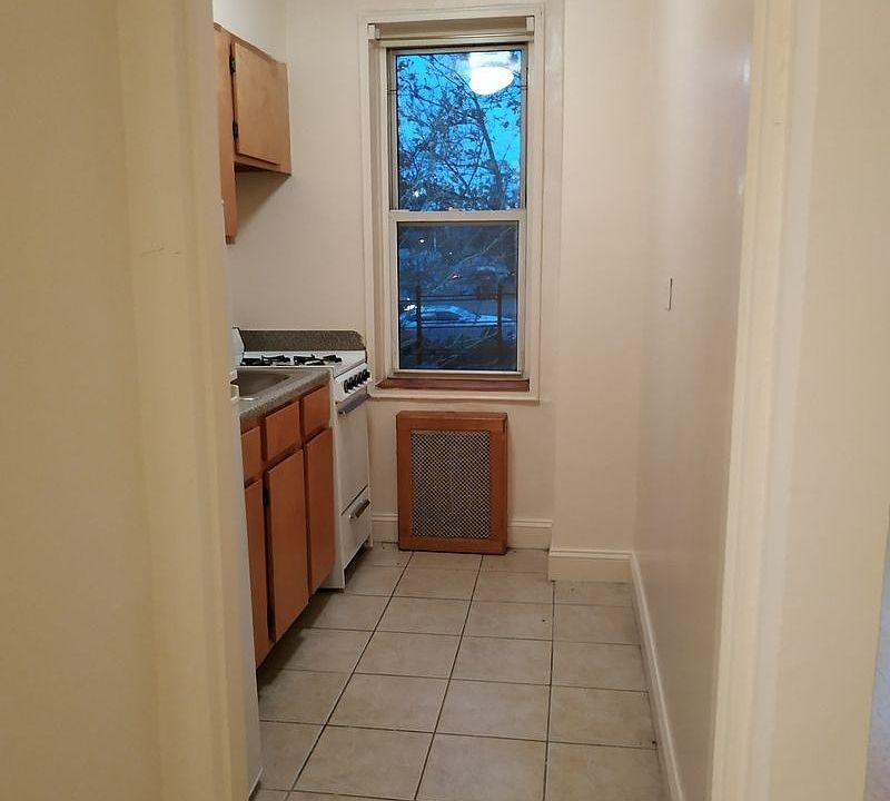 1st image of 135-10 Grand Central Pkwy #111