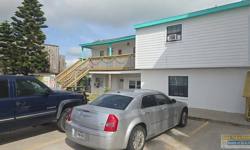 310 W Houston St #1