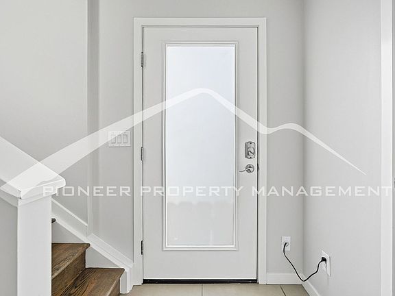 5th image of 3131 W 18th Ave