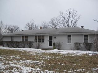35 Hawthorne Dr, Warrenton, MO 63383