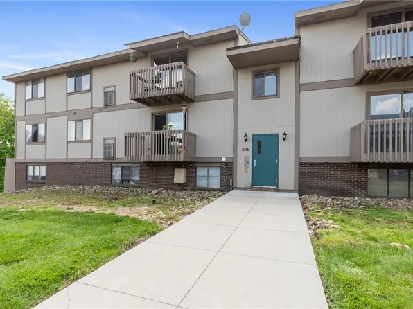 329 Ridge Point Cir APT 33, Bridgeville, PA 15017