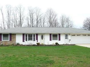 12733 Saint James Dr, Mantua, OH 44255