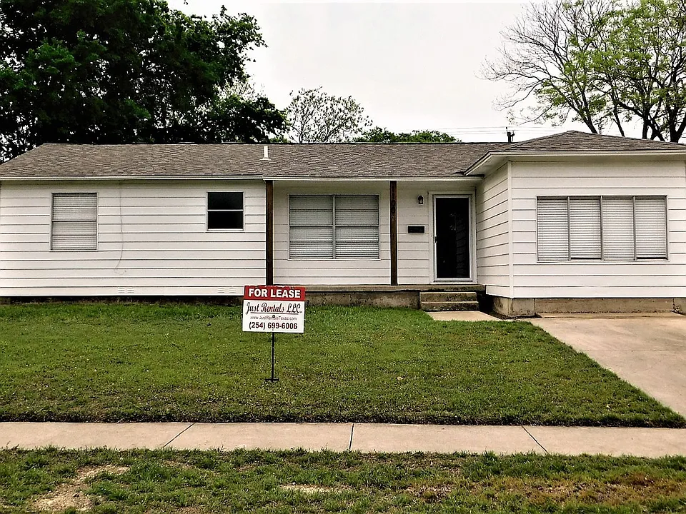 1100 Estes Dr