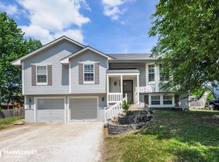 503 S Huntsman Blvd, Raymore, MO 64083