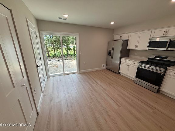 4th image of 1162 Sawmill Road