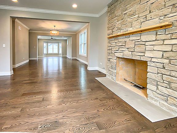 3rd image of 184 N Evergreen Ave