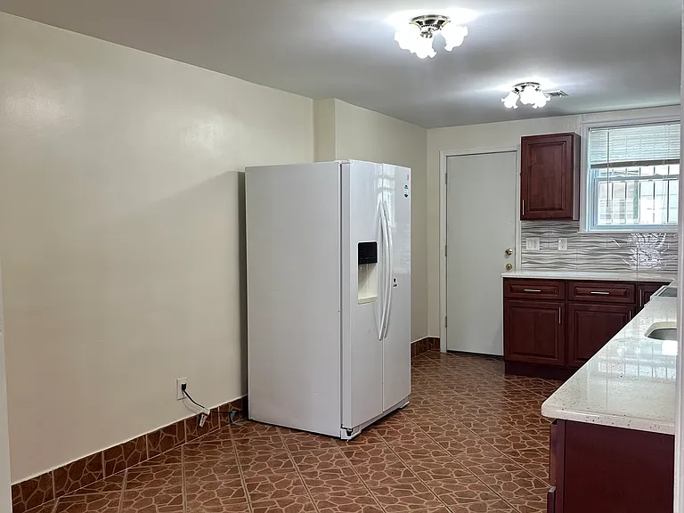 2249 E Cambria St — Photo 4