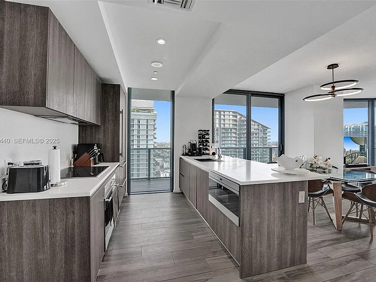 801 S Miami Ave #4209 — Photo 1