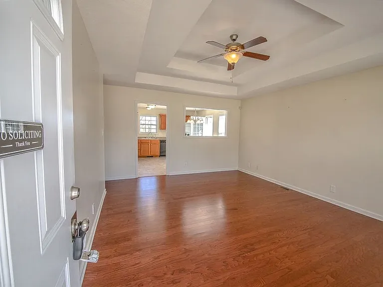 955 Russet Dr — Photo 1