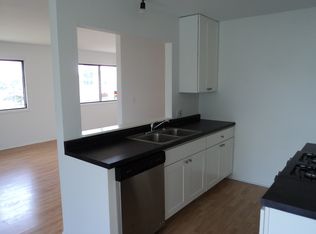 42 N Waterford Dr, Schaumburg, IL 60194