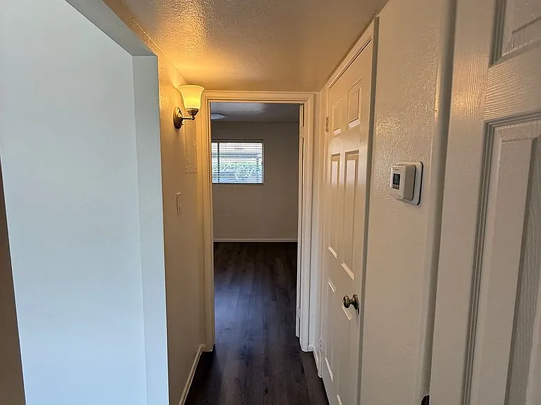 Alexsi Apartments — Photo 13