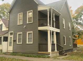 906 Davis Ave NW, Grand Rapids, MI 49504