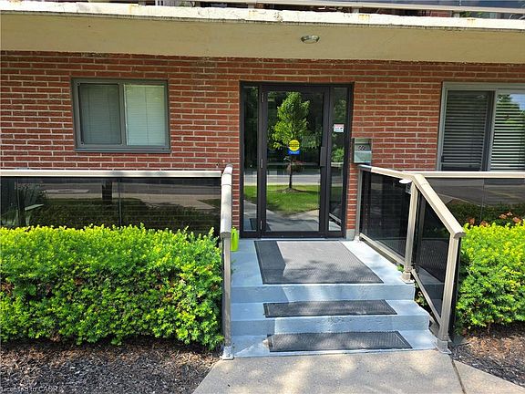4th image of 2373 King St E #37