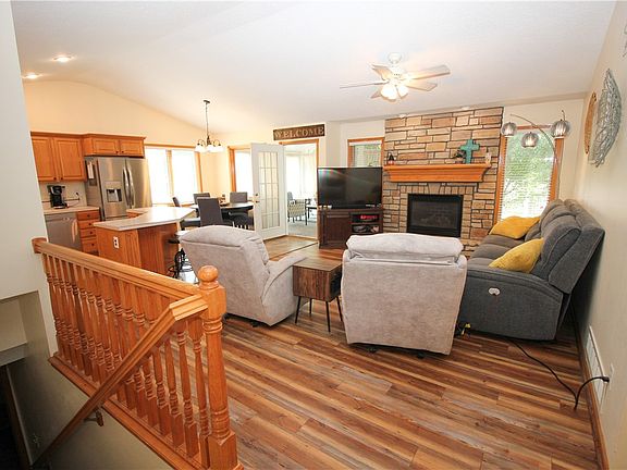 4th image of 2106 Country Cove Ln