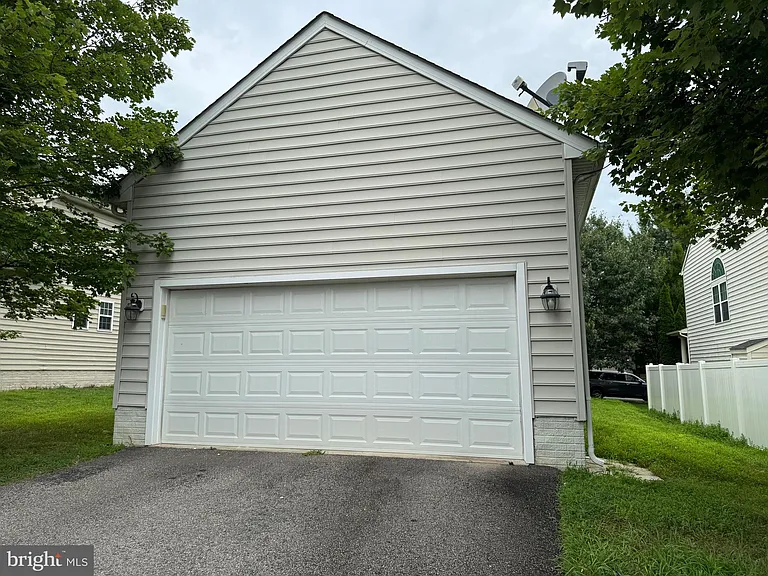 12489 Pfitzner Ct — Photo 34