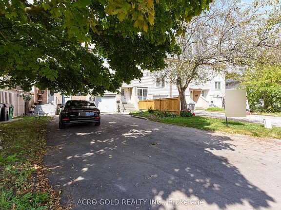 2nd image of 19 Hoskins Sq