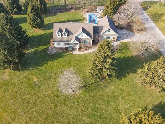 4th image of 1147 W Rivercrest Dr