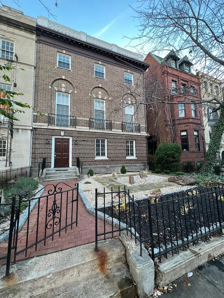 Building Photo - 1711 19th St NW #101