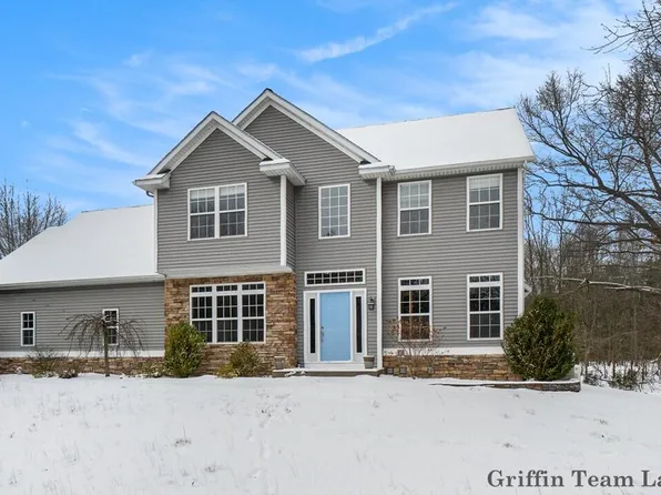 16657 Adler Dr, West Olive, MI 49460