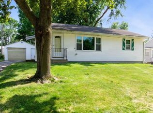 1623 Miami Dr NE, Cedar Rapids, IA 52402