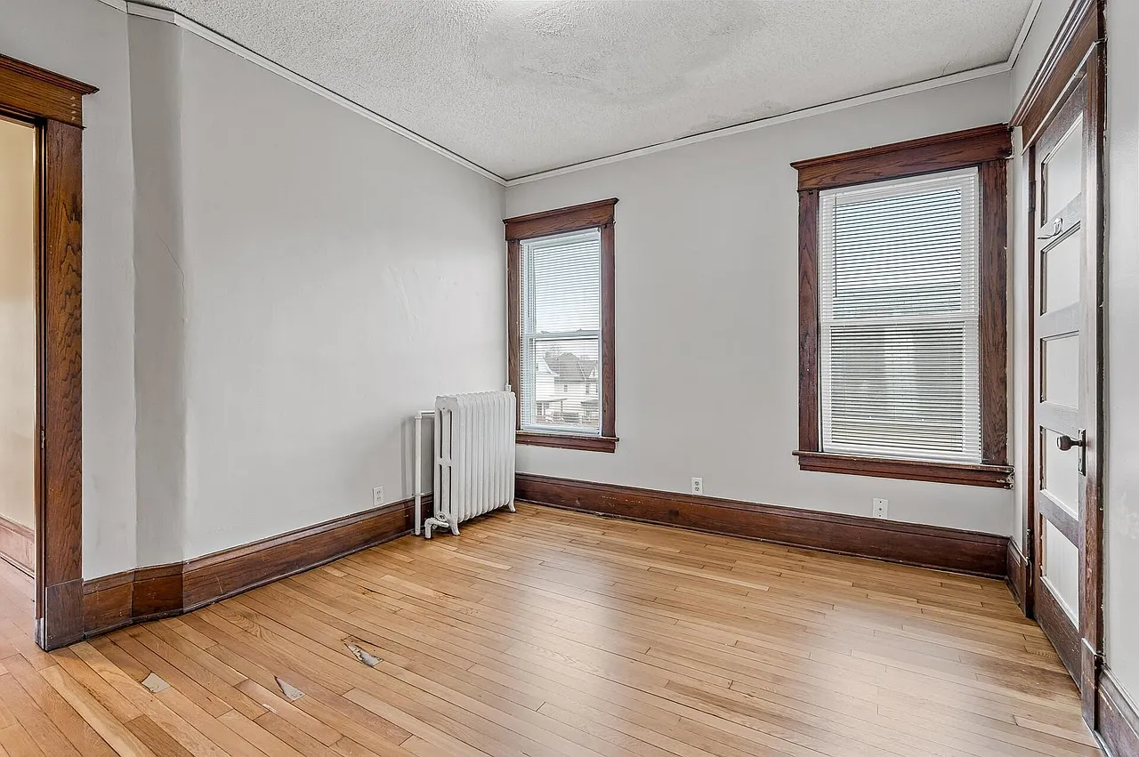3 bed, 1204 sqft, $1,730 — Photo 4