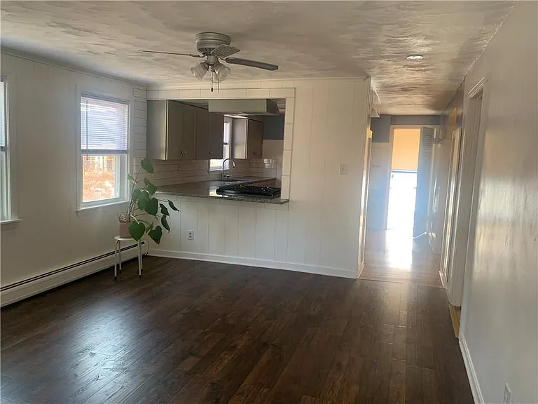 20 Farm St — Photo 3