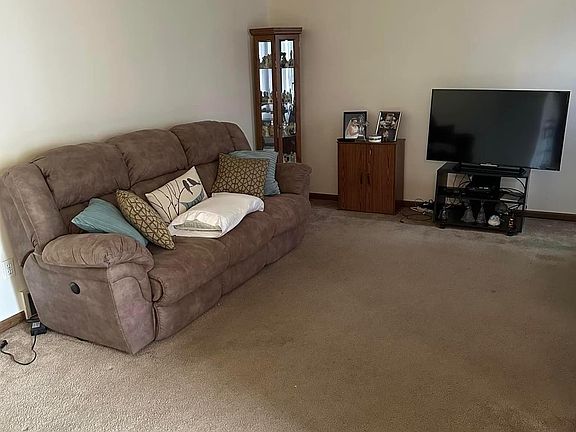 3rd image of 5608 Madrid Dr #1