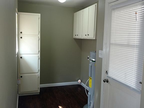 5th image of 1307 Queen Elizabeth Cir