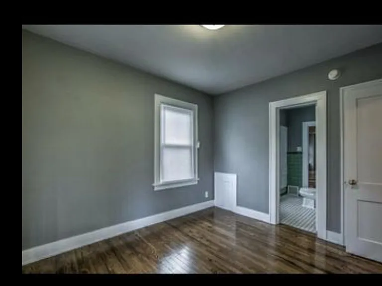 4664 Woolworth Ave — Photo 2