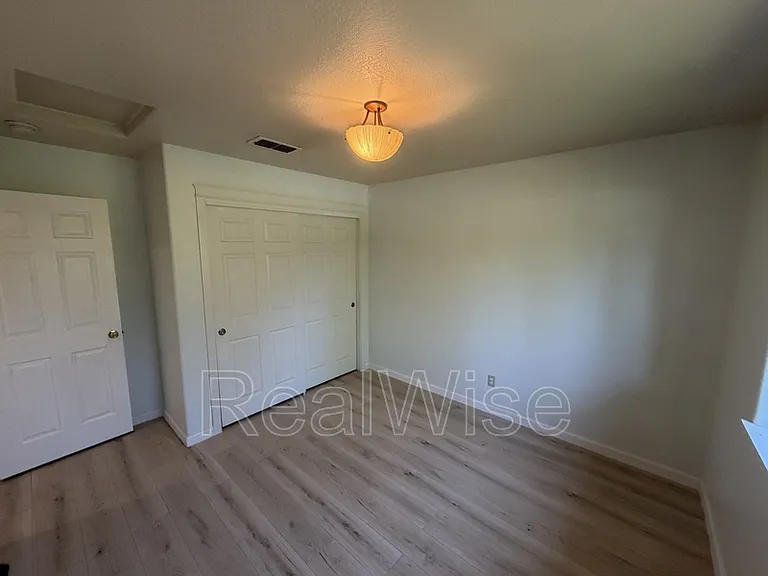1388 Kellenbeck Ave — Photo 10