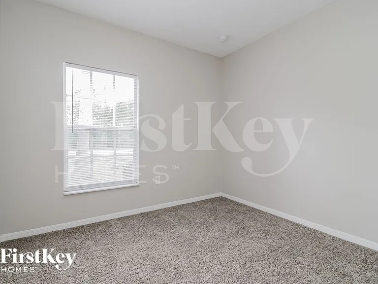 1205 Schumann Dr — Photo 11