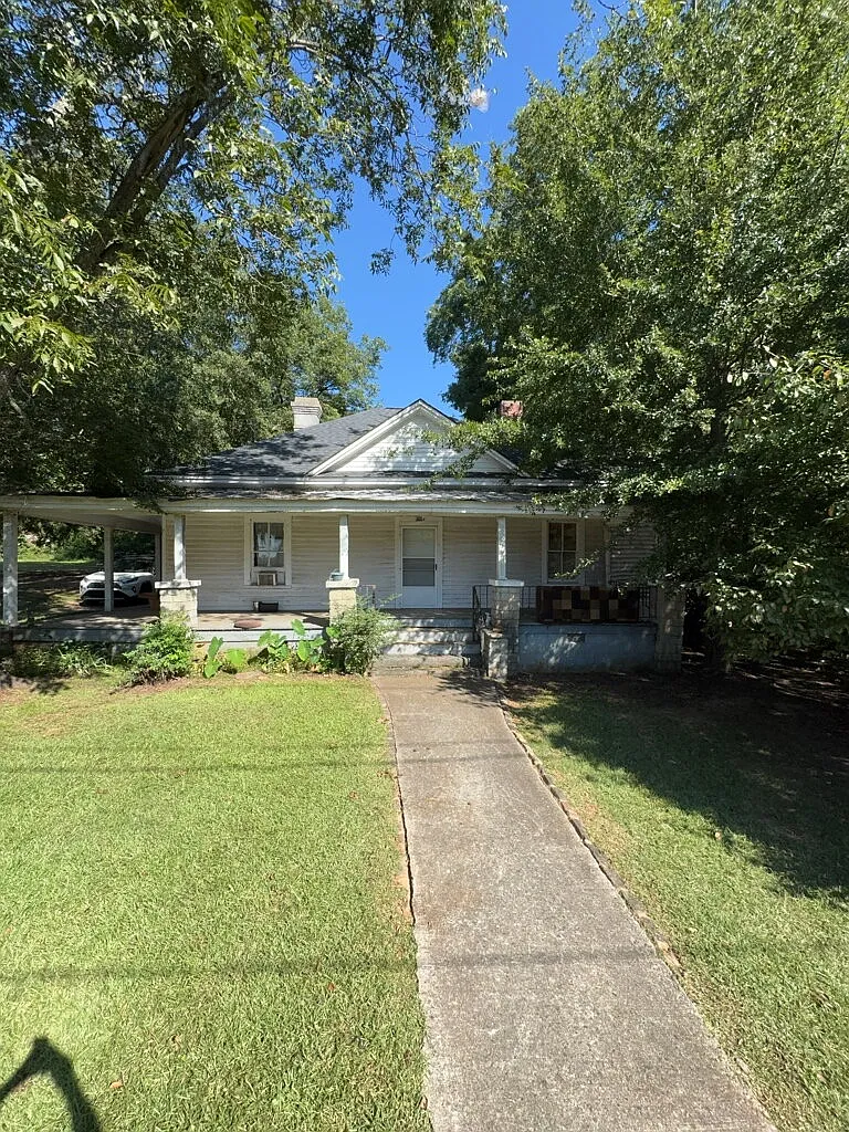 1 bed, 1.0 bath, $750 — Photo 1