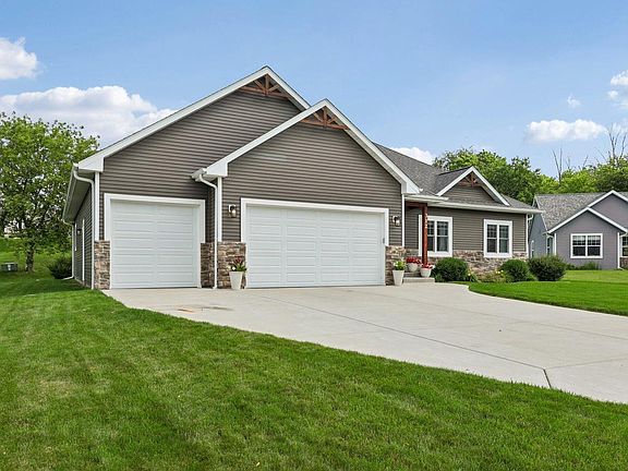 3rd image of 312 Coventry CIRCLE