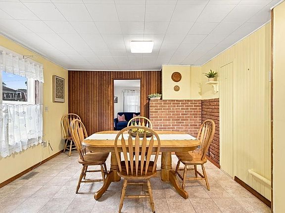4th image of 30 Bay St