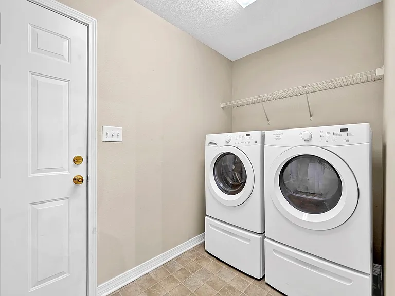 9750 Parker Lake Cir — Photo 11