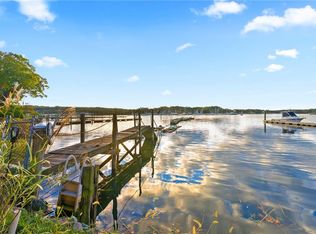 197 Grand View Dr, Warwick, RI 02886