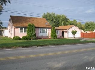 1305 Crosstown Ave, Silvis, IL 61282