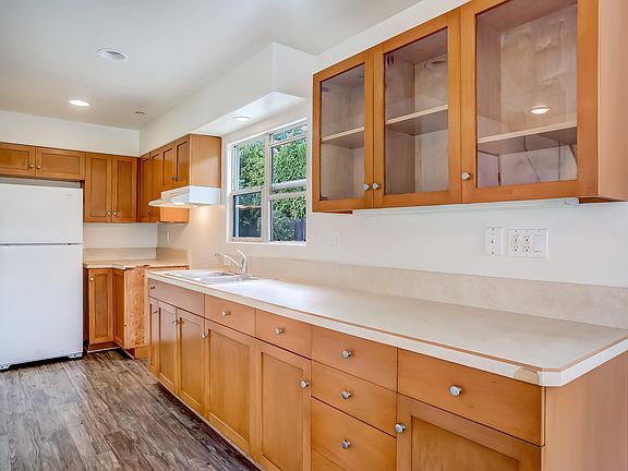 5th image of 421 N Alisos St #A