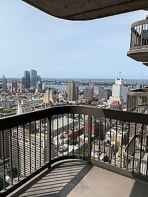 4th image of 235 W 56th St #M21