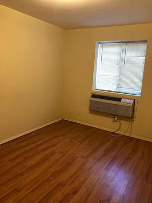 Rented by 18 REALTY | media 2