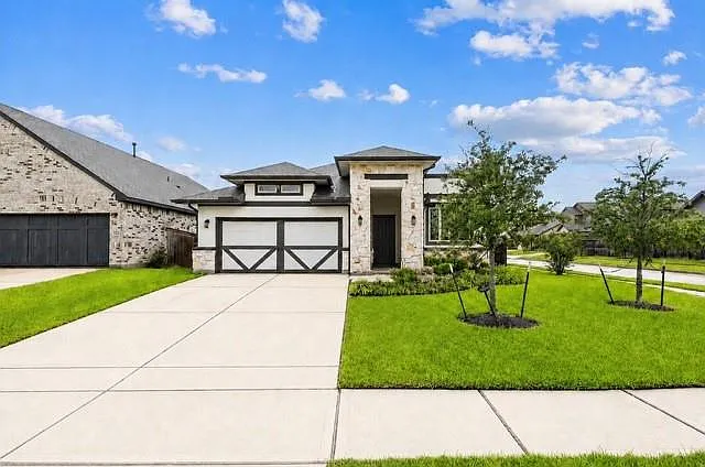 6027 Thief River Falls Dr — Photo 1