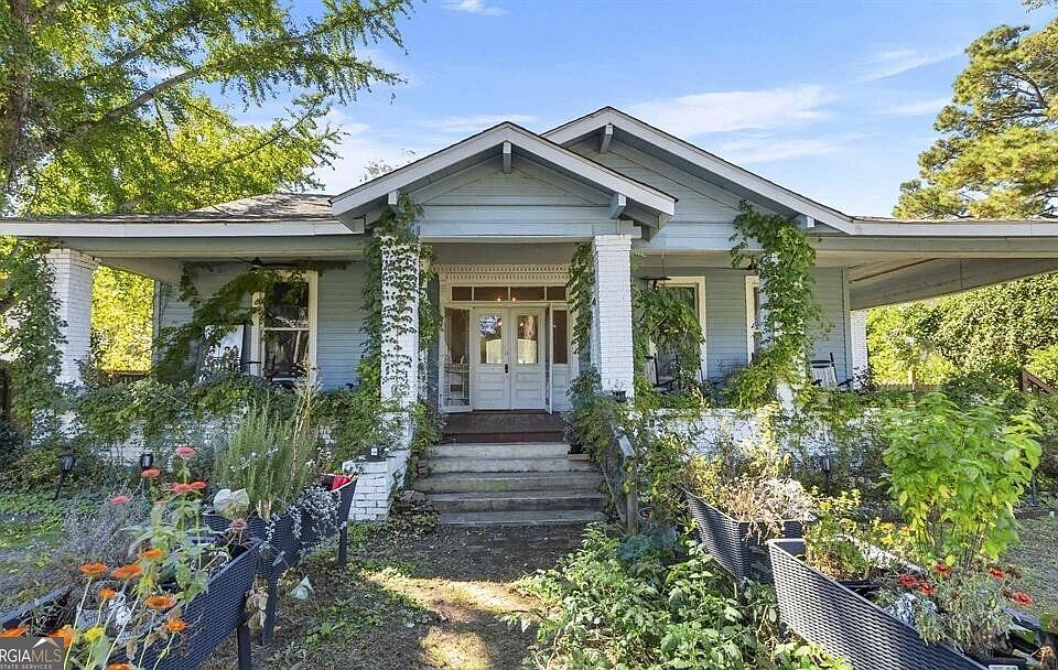 1st image of 103 E Artesian Ave