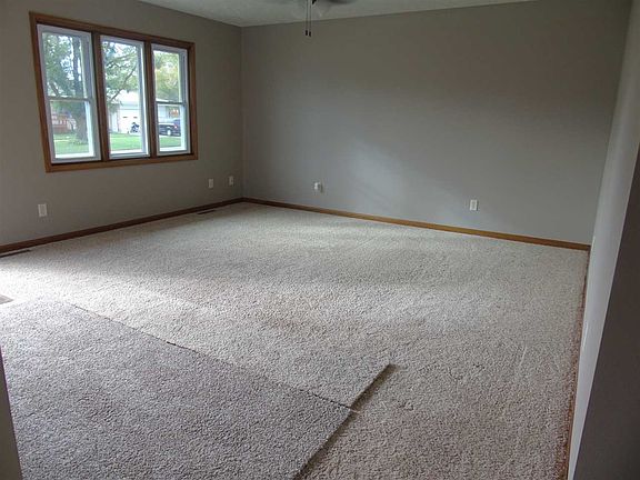2nd image of 952 N 10th St