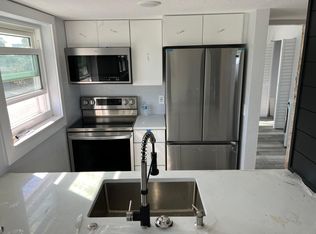 8200 Bayshore Dr APT 6, Treasure Island, FL 33706
