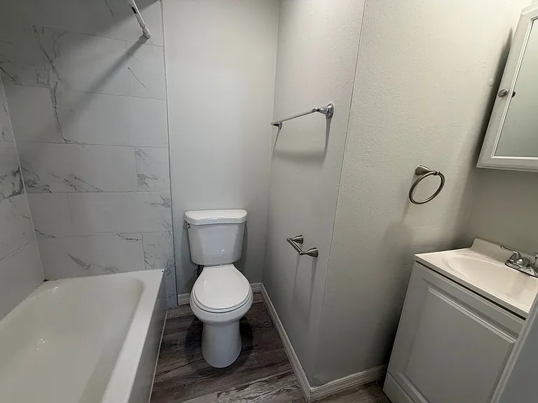 501 Saint Michaels Way — Photo 28