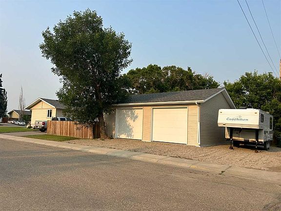 5th image of 949 3rd Ave N